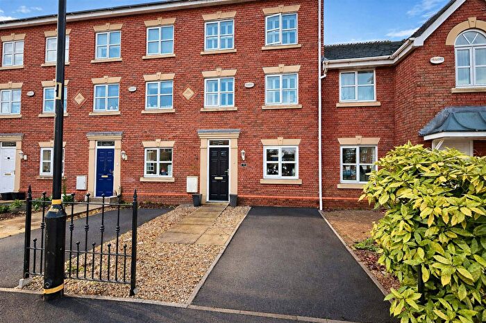 4 Bedroom Town House For Sale In Ruskin Drive, Sale, M33