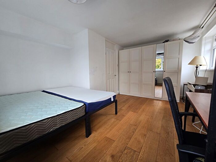 2 Bedroom Maisonette To Rent In Winvale, Slough, SL1