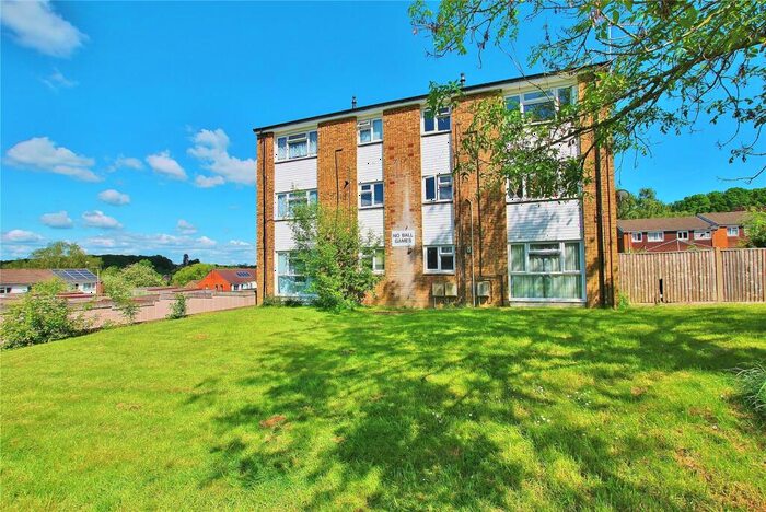 3 Bedroom Apartment To Rent In Park Barn Drive, Guildford, Surrey, GU2