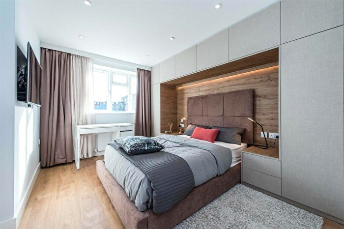 1 Bedroom Flat To Rent In Lavender Hill, Battersea, SW11