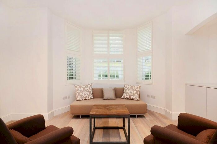 1 Bedroom Maisonette To Rent In Cromwell Road, Kensington, London, SW5