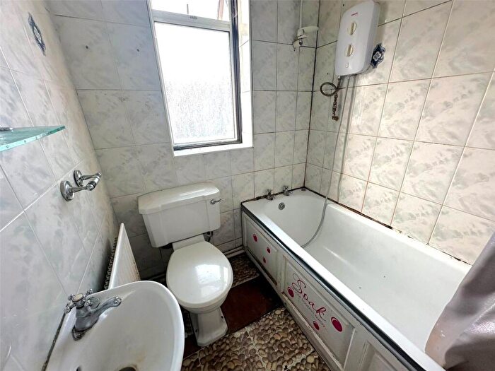3 Bedroom Terraced House For Sale In Ravenscar Road, Bromley, BR1