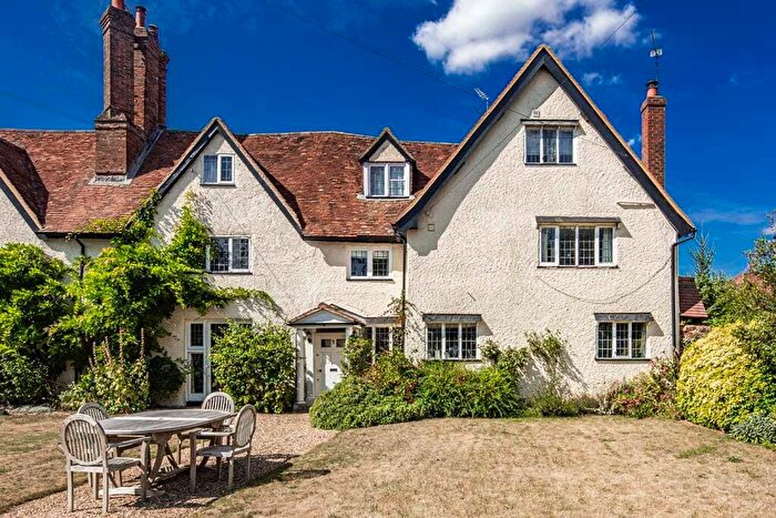 2 Bedroom Apartment For Sale In Compton Manor, Compton, RG20