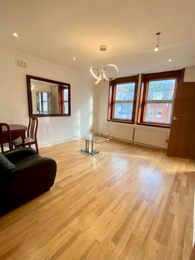 2 Bedroom Flat To Rent In Avonmore Road, London, W14