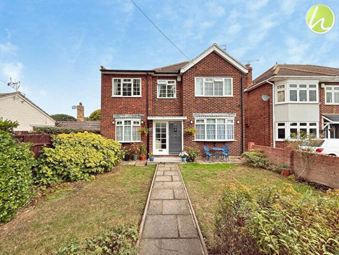 4 Bedroom Detached House For Sale In Lampits Lane, Corringham, SS17