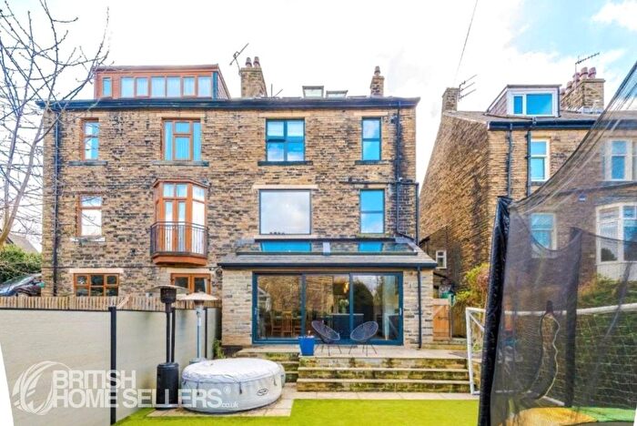 5 Bedroom Semi-detached House For Sale In Ashfield Road, Shipley, West Yorkshire, BD18