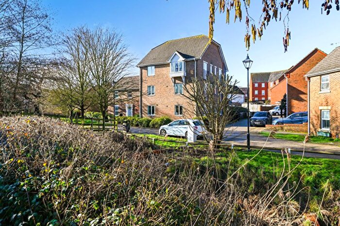 2 Bedroom Flat For Sale In Griffin Close, Ashford, TN23