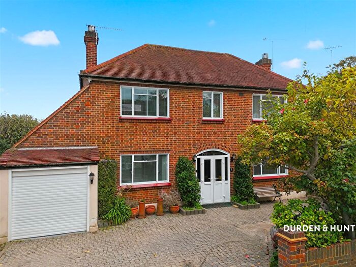 3 Bedroom Detached House For Sale In Woodside, Buckhurst Hill, IG9