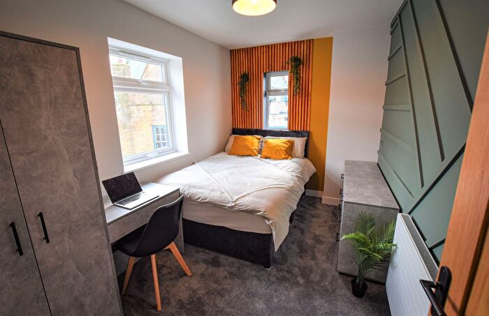 Studio To Rent In South Street, Lancing, BN15