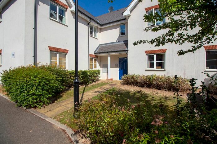 2 Bedroom Flat To Rent In Princess Court, Haywards Heath, RH16