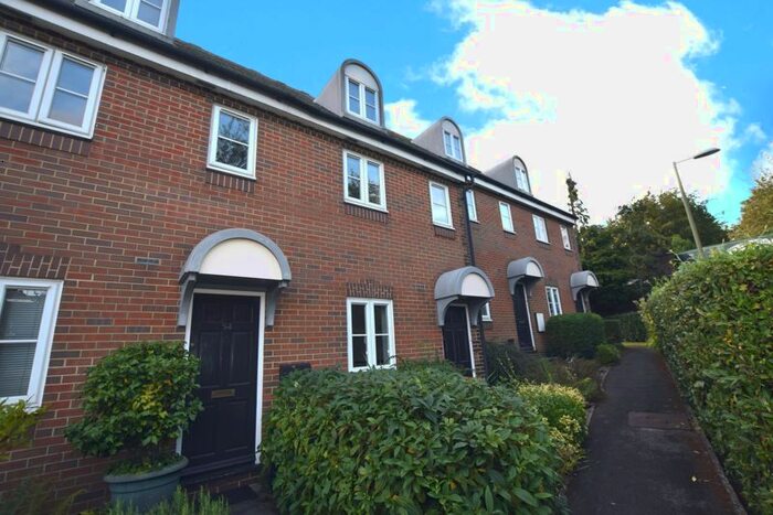 2 Bedroom Maisonette To Rent In Waterside Court, Alton, GU34