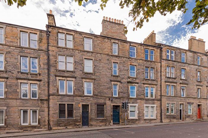 2 Bedroom Flat For Sale In Broughton Road, Edinburgh, EH7