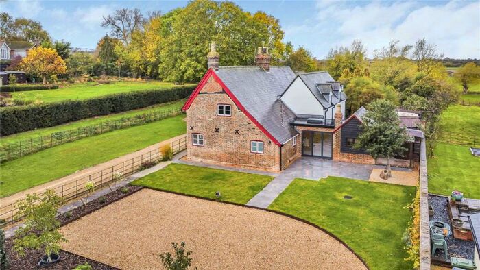 2 Bedroom House To Rent In Henton, Chinnor, OX39