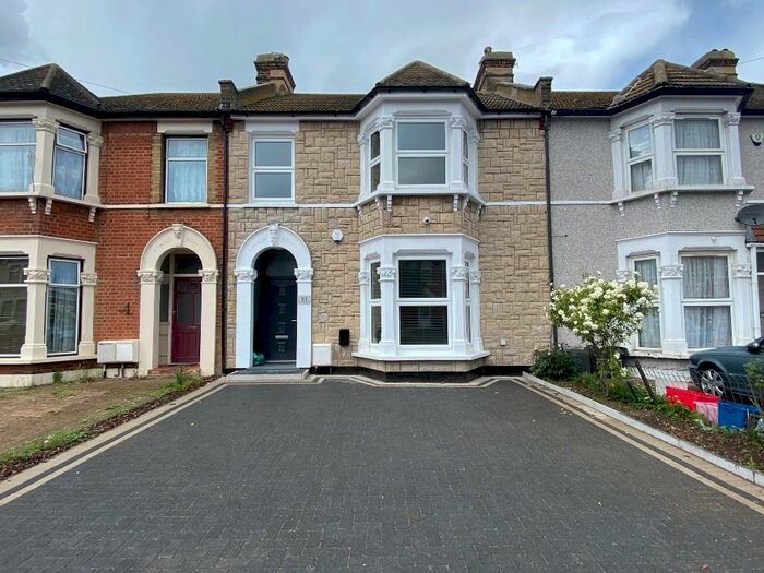 4 Bedroom Terraced House To Rent In Wellwood Road, Ilford, London, IG3