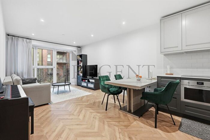 1 Bedroom Apartment For Sale In Yorke House, Wheatfield Way, KT1