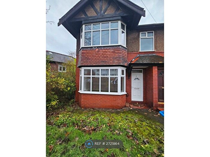 2 Bedroom Flat To Rent In Moorside Road, Salford, M7
