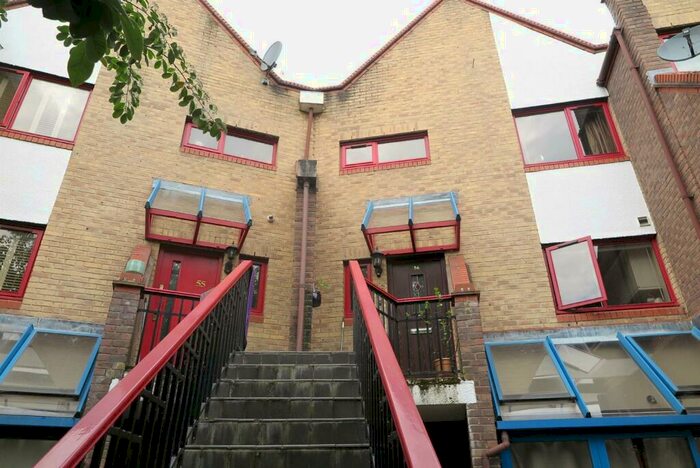 2 Bedroom Maisonette To Rent In Bywater Place, Rotherhithe, SE16