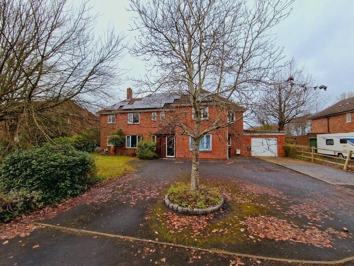 5 Bedroom Detached House To Rent In Beranburh Field, Wroughton, Swindon, SN4