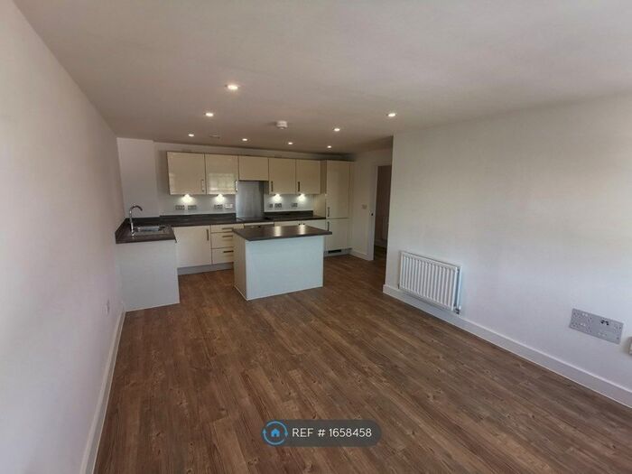 2 Bedroom Flat To Rent In Regency Place, Cheltenham, GL52