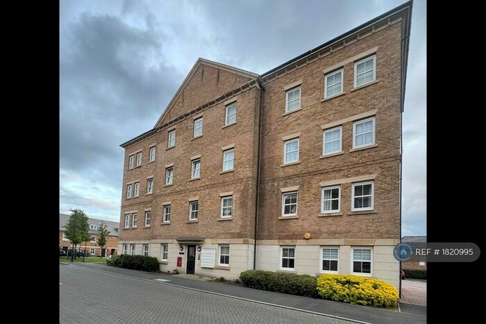 2 Bedroom Flat To Rent In Rainbow Road, Erith, DA8