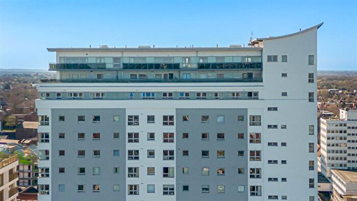 1 Bedroom Penthouse For Sale In Throwley Way, Sutton, SM1