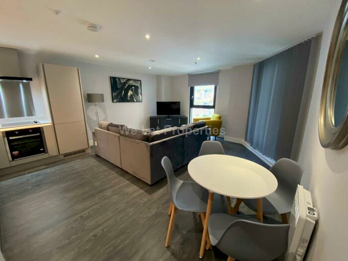 2 Bedroom Apartment To Rent In The Hallmark, Manchester, M4