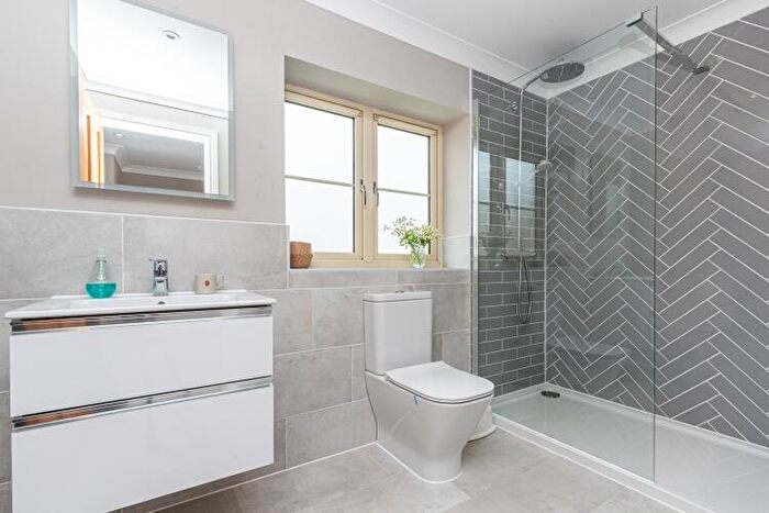5 Bedroom Detached House To Rent In The Paddocks Stonesfield, OX29