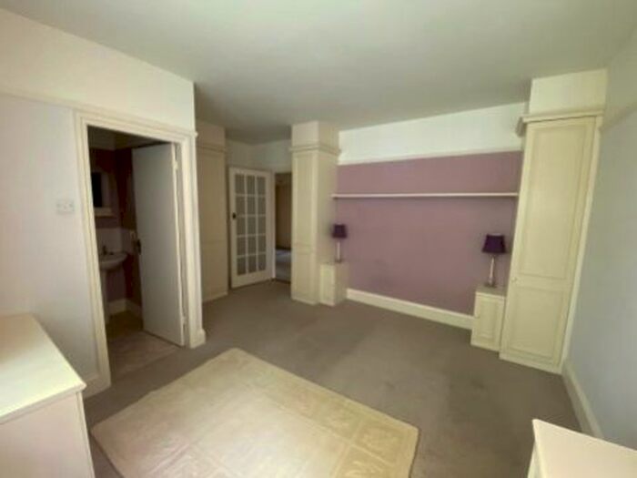 2 Bedroom Flat To Rent In Compton Road, Wolverhampton, WV3