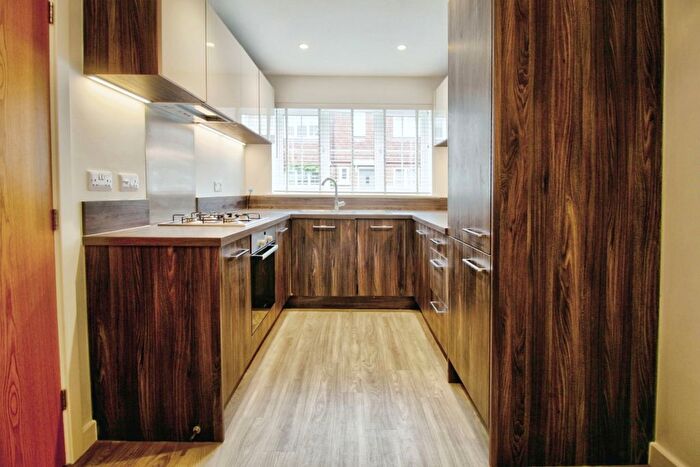 3 Bedroom End Terrace House For Sale In Isles Quarry Road, Borough Green, Sevenoaks, TN15