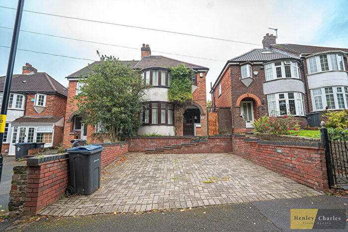 3 Bedroom Semi-Detached House To Rent In Camp Lane, Handsworth, B21