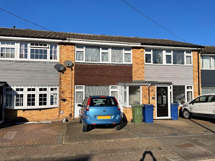 3 Bedroom Terraced House For Sale In Brampton Close, Stanford-Le-Hope, Essex, SS17