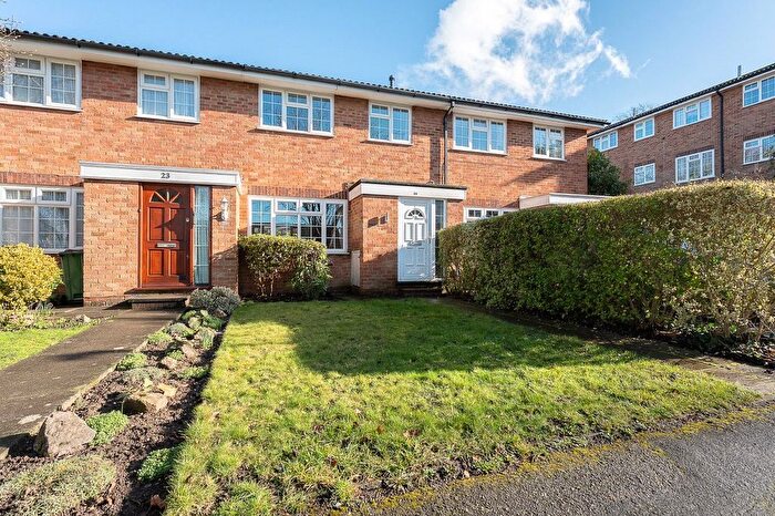 3 Bedroom Terraced House For Sale In Chalcot Close, Sutton, SM2