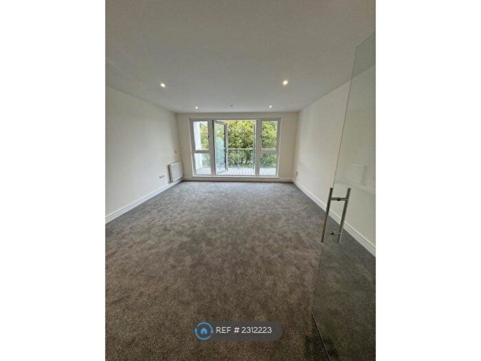 2 Bedroom Flat To Rent In Parkfield Road, Torquay, TQ1