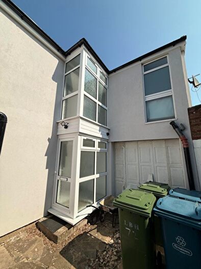 2 Bedroom Flat To Rent In Morley Crescent East, Stanmore, HA7