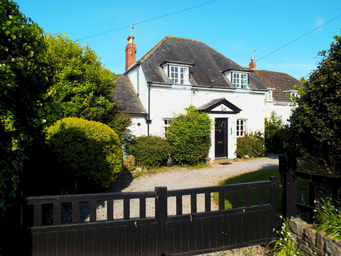 4 Bedroom Detached House For Sale In Southgate Road, Southgate, Swansea, SA3