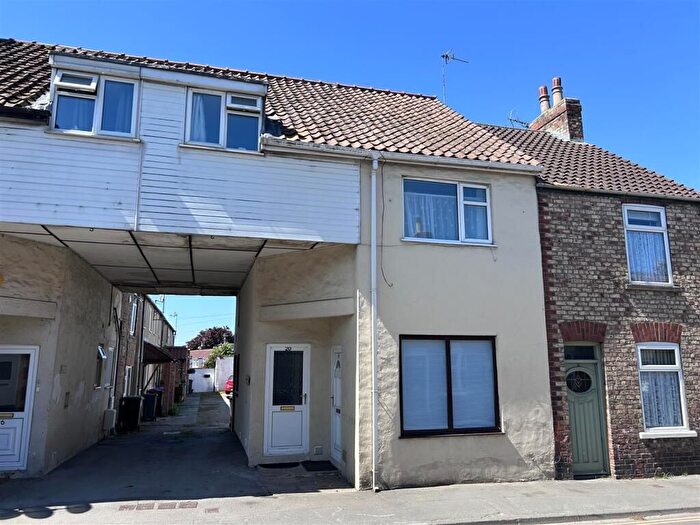 3 Bedroom Flat For Sale In Wold Street, Norton, YO17