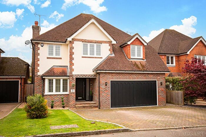 5 Bedroom Detached House For Sale In Hedgecourt Place, Felbridge, RH19
