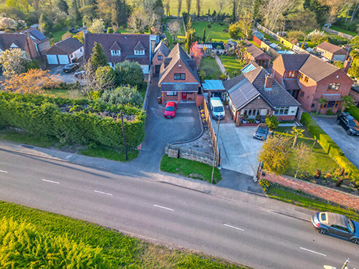 3 Bedroom Detached House For Sale In The Castle Way, Willington, DE65