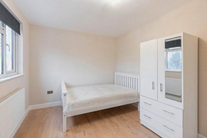 Studio To Rent In Shelson Avenue, Feltham, TW13
