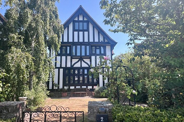 4 Bedroom Detached House For Sale In The Park Close, Eastbourne, BN20