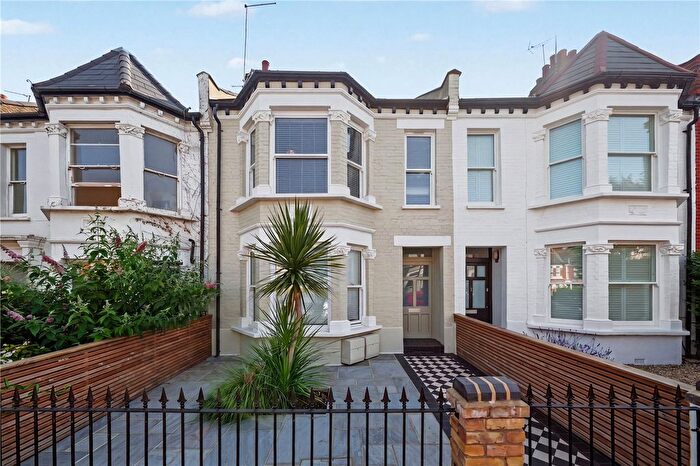 3 Bedroom Flat For Sale In Inderwick Road, London, N8