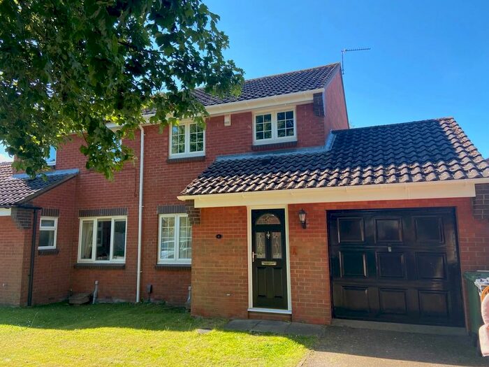 3 Bedroom Semi-Detached House To Rent In Coxswain Read Way, Caister, NR30