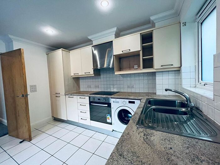 2 Bedroom Flat To Rent In Campbell Road, London, E3