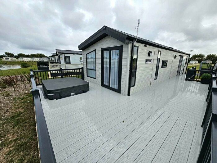 3 Bedroom Park Home For Sale In Grange Leisure Park, Alford Road, Mablethorpe, LN12