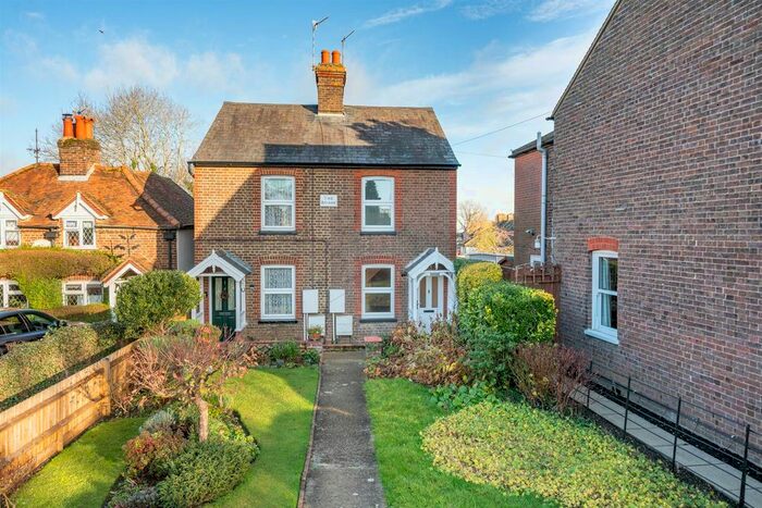 2 Bedroom Semi-Detached House To Rent In Leverstock Green Road, Leverstock Green, Hertfordshire, HP3