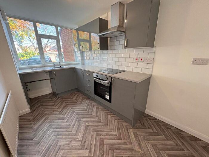 3 Bedroom House To Rent In Orchard Court, Athertsone., CV9