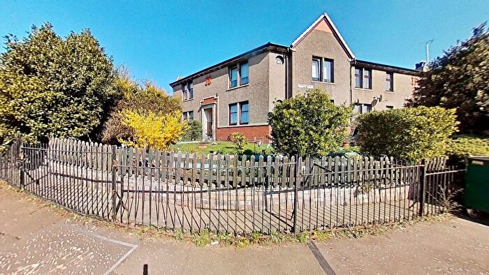 2 Bedroom Flat To Rent In Fleming Gardens East, Coldside, Dundee, DD3