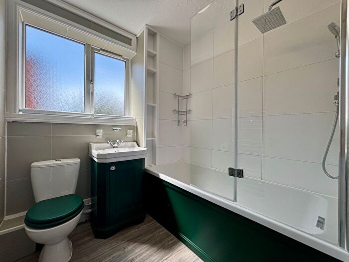 2 Bedroom Flat To Rent In Albemarle Road, Beckenham, BR3