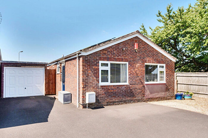 2 Bedroom Bungalow For Sale In Chapmans Close, Frome, Somerset, BA11