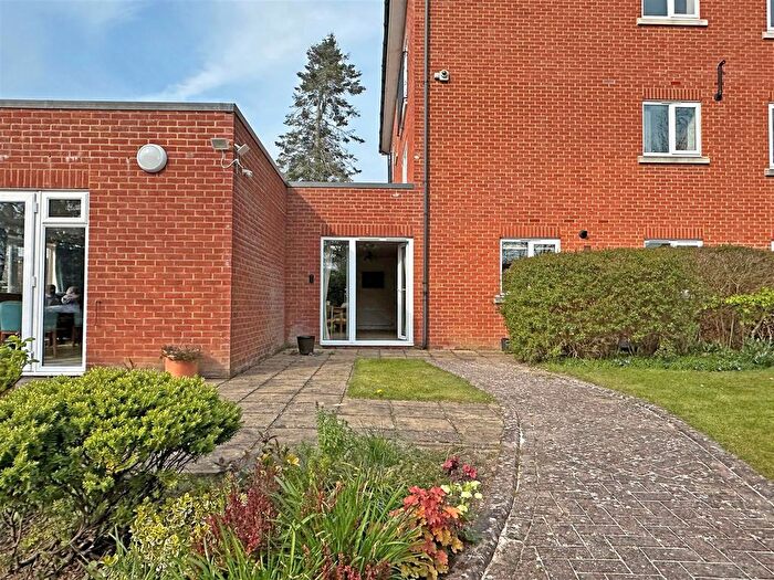 2 Bedroom Property For Sale In Ladbroke Road, Redhill, RH1